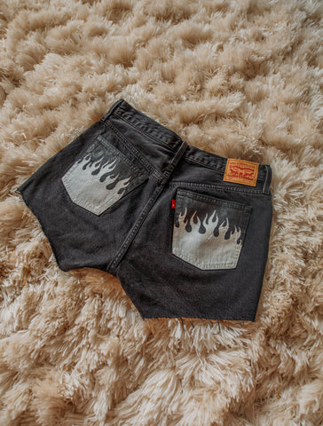 Flame Pocket High-Waisted Shorts Size (8)
